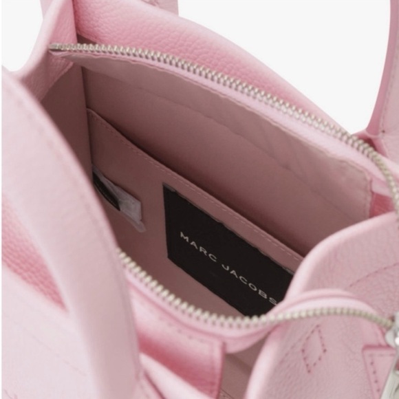 4pc Bundle: Marc Jacobs Crossbody, MK Tote, & Marc Jacobs Bracelet + Earrings - Picture 8 of 15